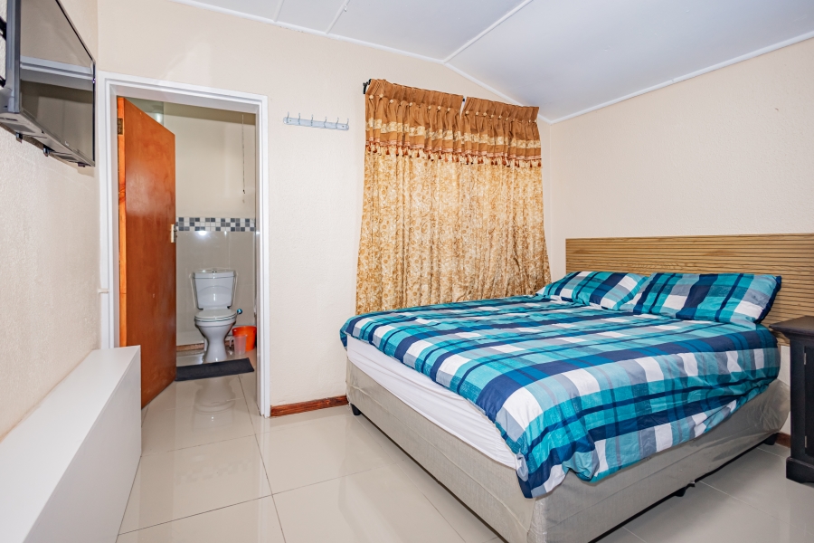 7 Bedroom Property for Sale in Parow Valley Western Cape